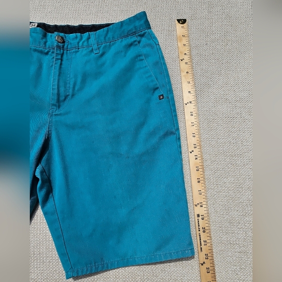 Teal Blue Mens Chino Athletic Shorts by Volcom.  Size 34 - Picture 9 of 16